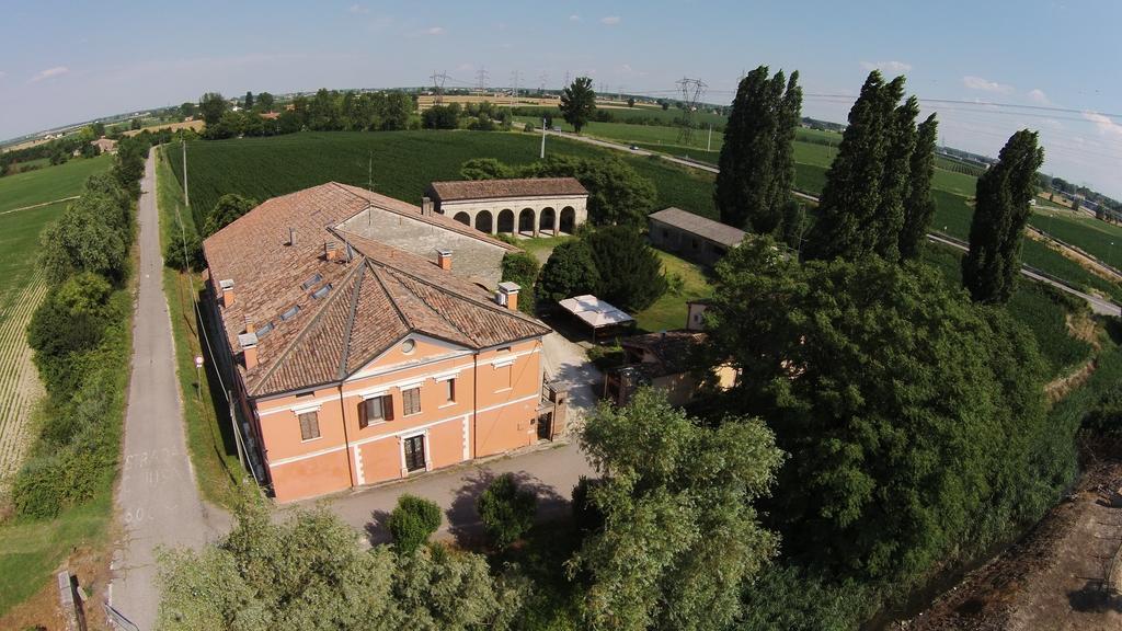 Agriturismo Corte Ponte Dei Tedeschi Guest House Ostiglia Exterior foto