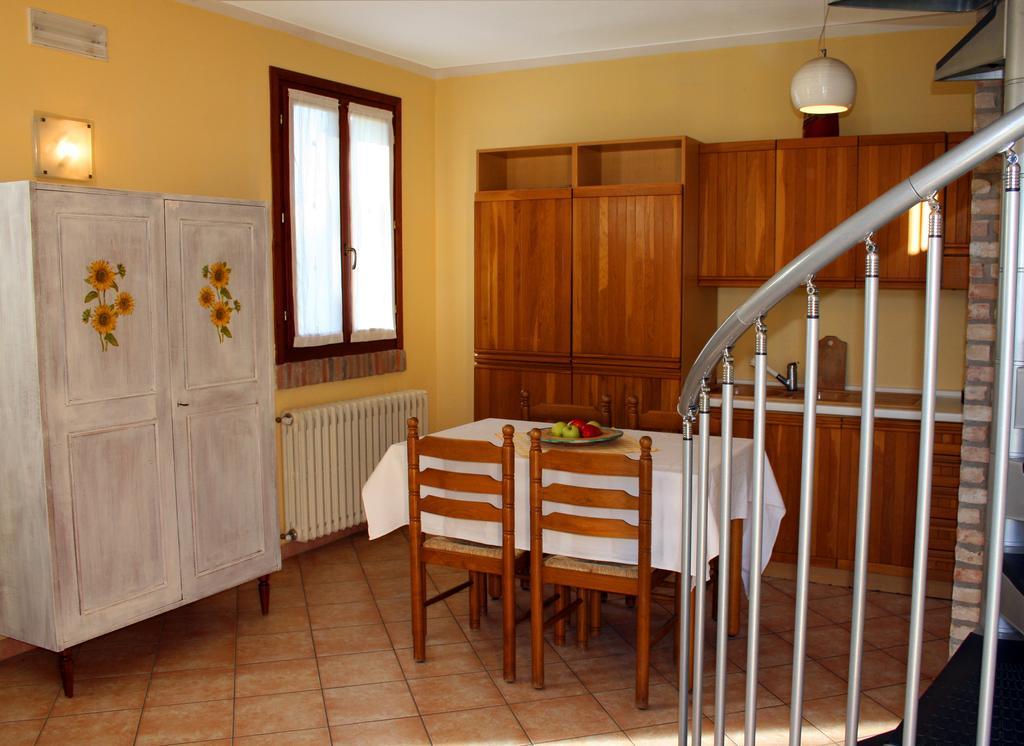 Agriturismo Corte Ponte Dei Tedeschi Guest House Ostiglia Cameră foto